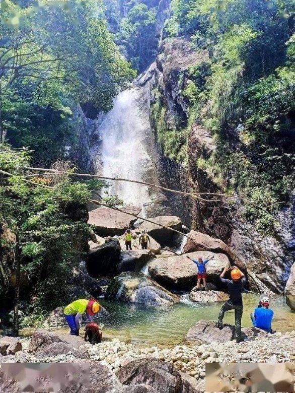 重庆酉阳:盘山路 幸福路